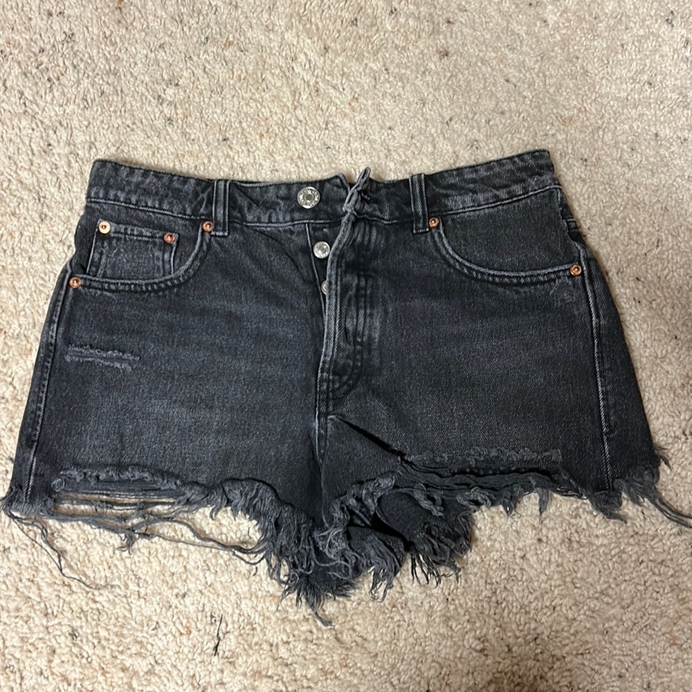Zara Frayed Mid-Rise Denim Shorts